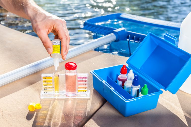 pool cleaning services cost